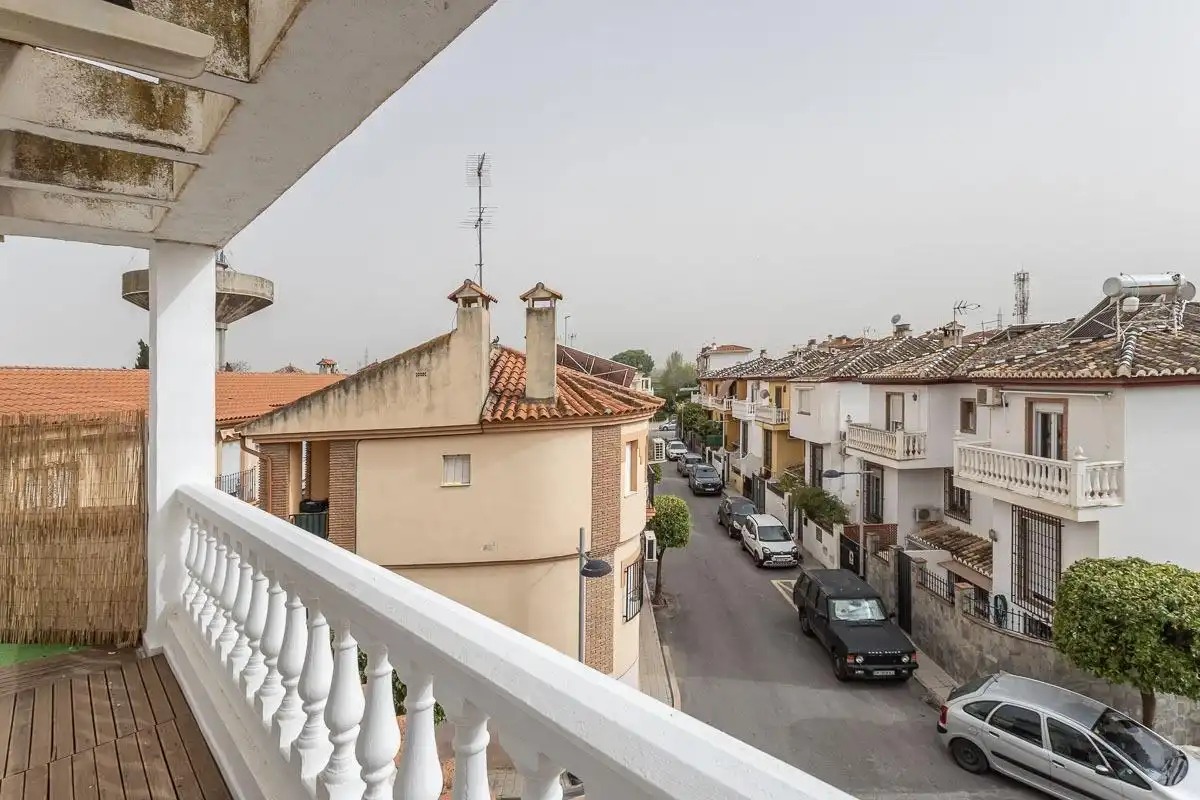Vista exterior de Ático en venta en Las Gabias con Aire acondicionado, Calefacción y Terraza