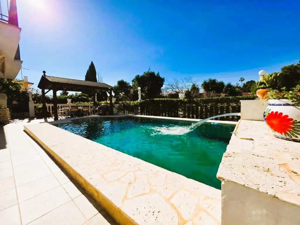 Piscina de Casa o xalet en venda en Málaga amb Aire condicionat, Jardí privat i Terrassa