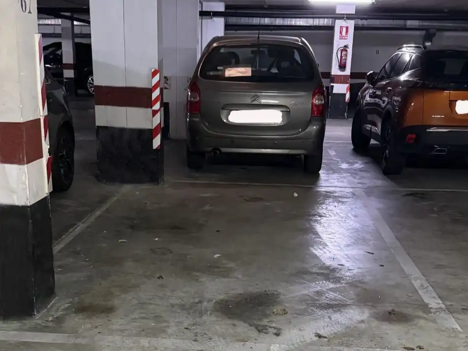 Aparcament de Garatge de lloguer en Zaragoza