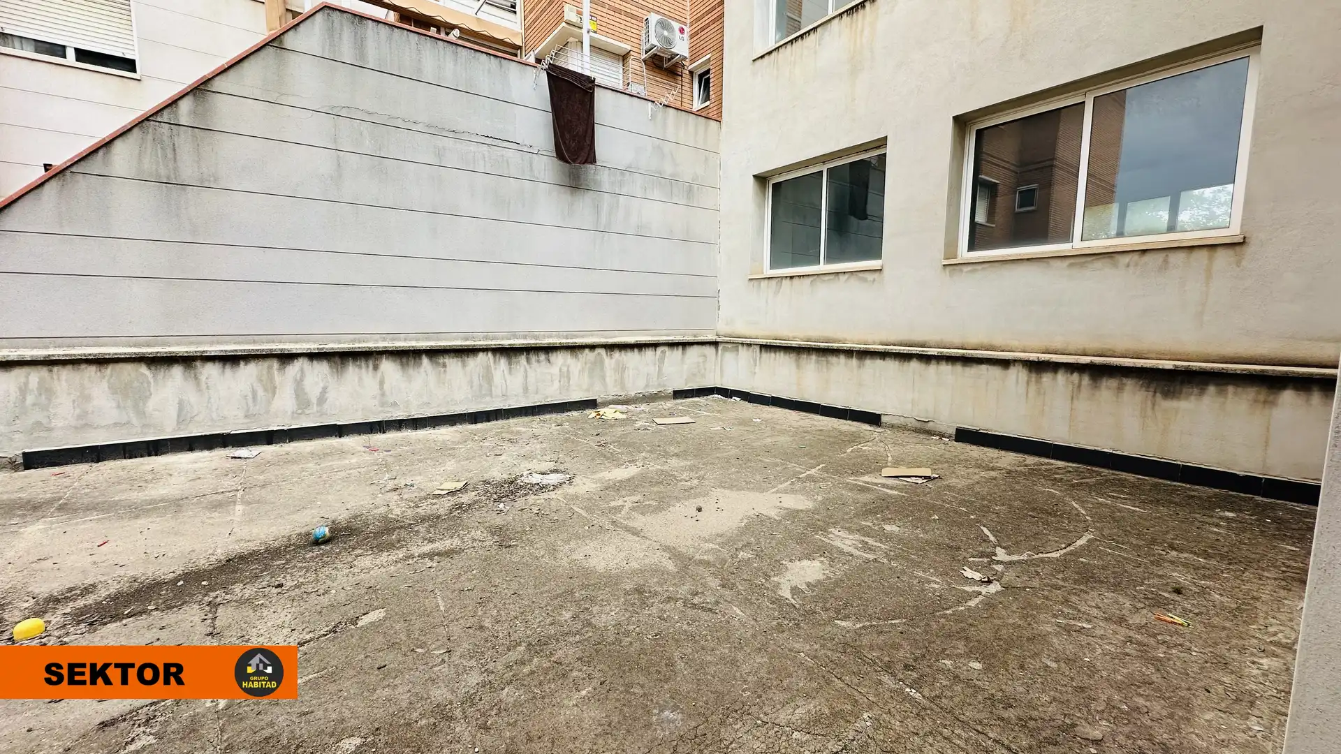 Nau industrial amb ascensor en venda a Plaça del Pi Tallat, imagen 8