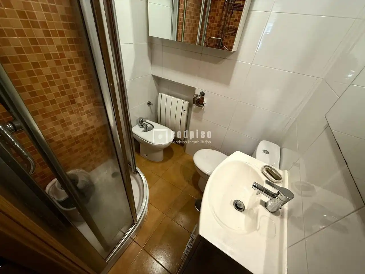 Bathroom of Flat for sale in Madrid  with Air Conditioner, Heating and Parquet flooring