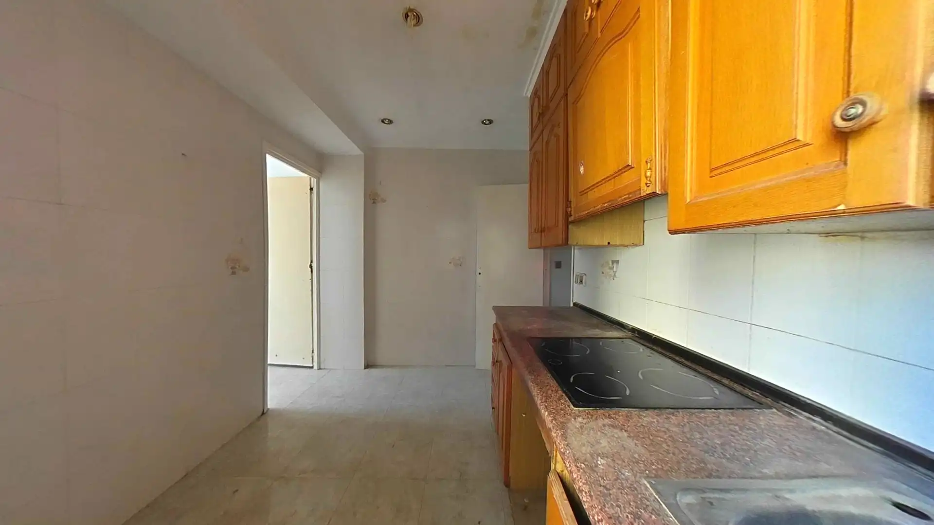 Kitchen of Apartments for sale in Elche / Elx