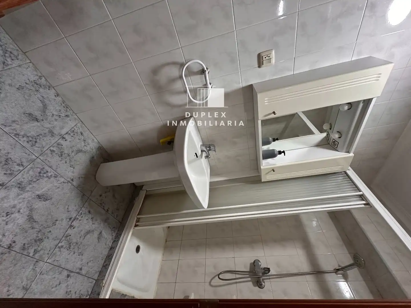 Bany de Pis de lloguer en Cuenca amb Calefacció