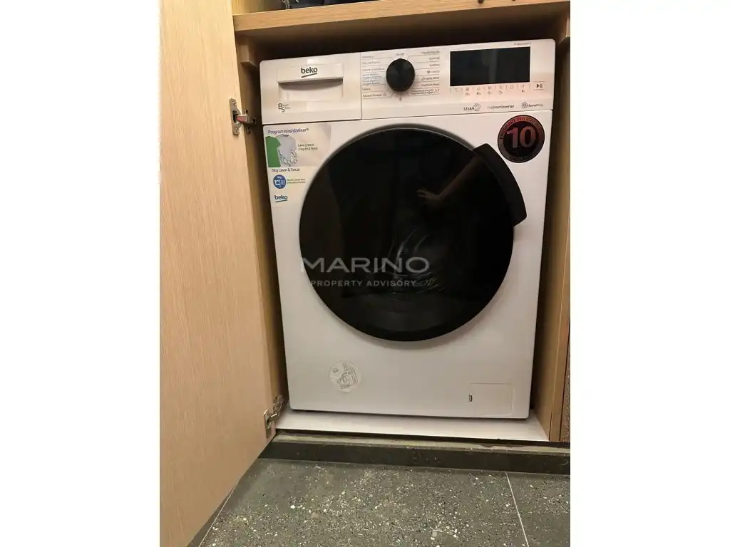 Wohnung zum Verkauf in Barcelona mit Klimaanlage und Balkon