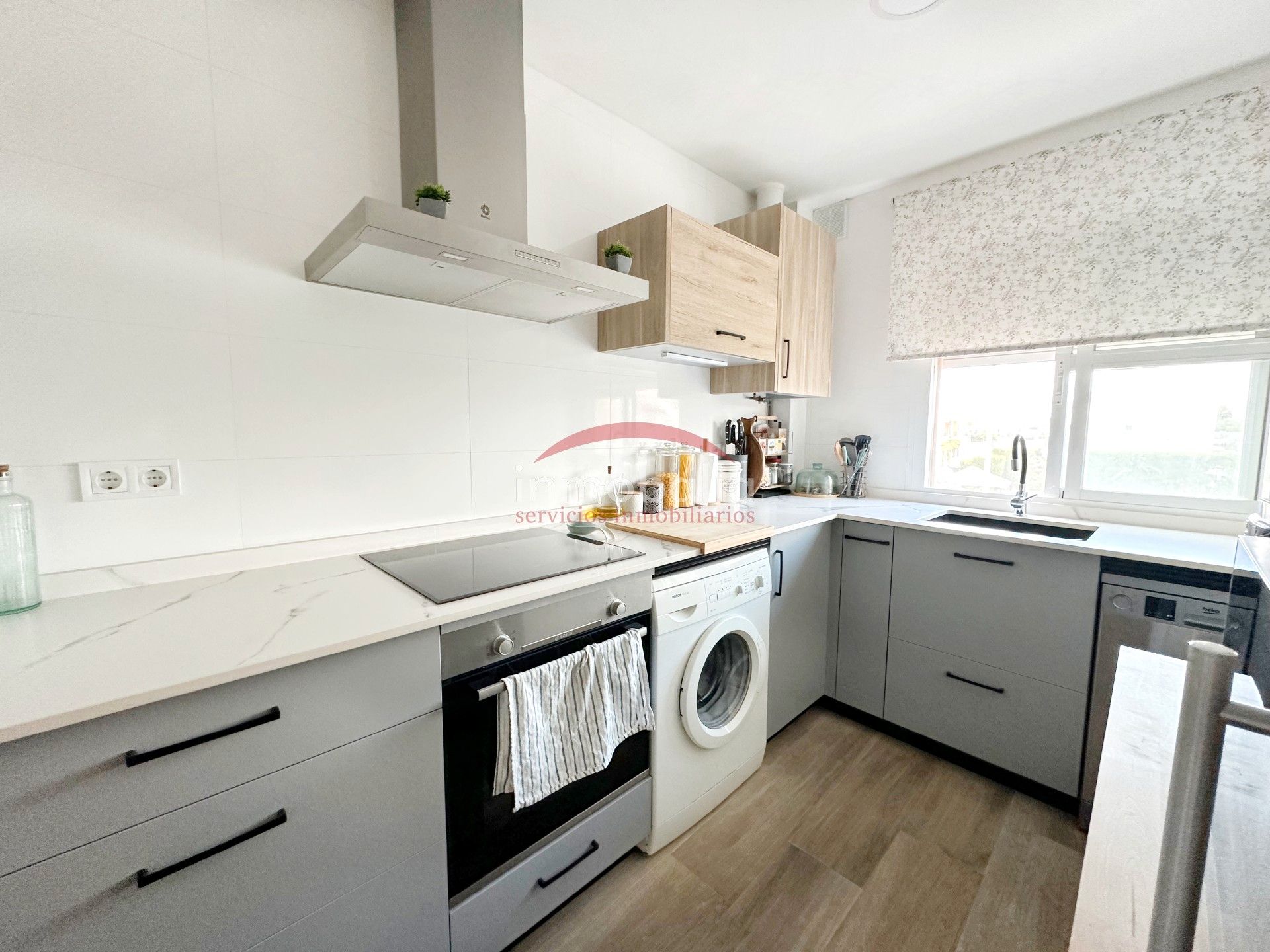 Single-family semi-detached for sale in Calle José Villegas, Gines