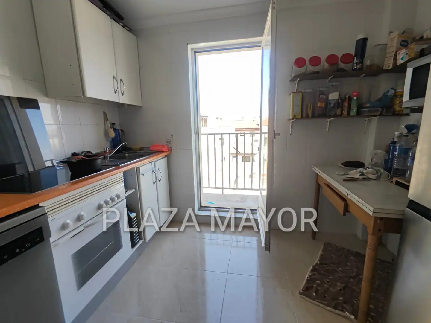 Cuina de Àtic en venda en Villares de la Reina amb Calefacció, Parquet i Terrassa