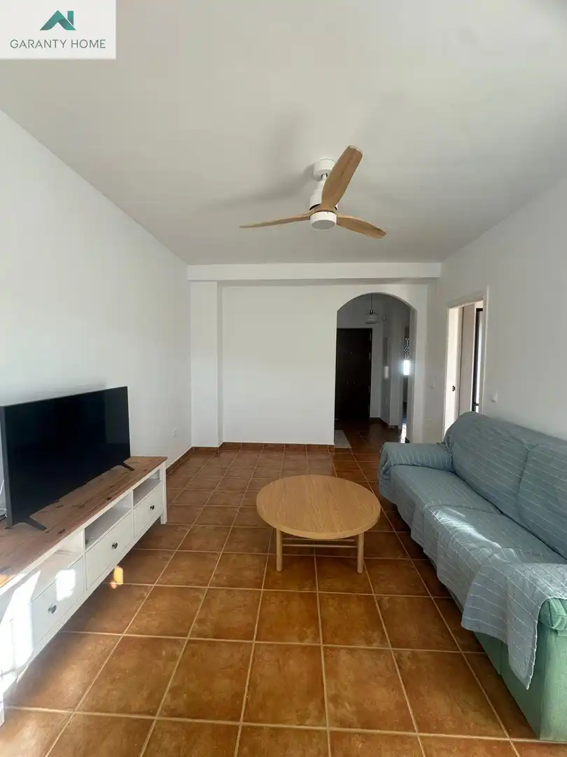 Casa adosada de alquiler en Riogordo