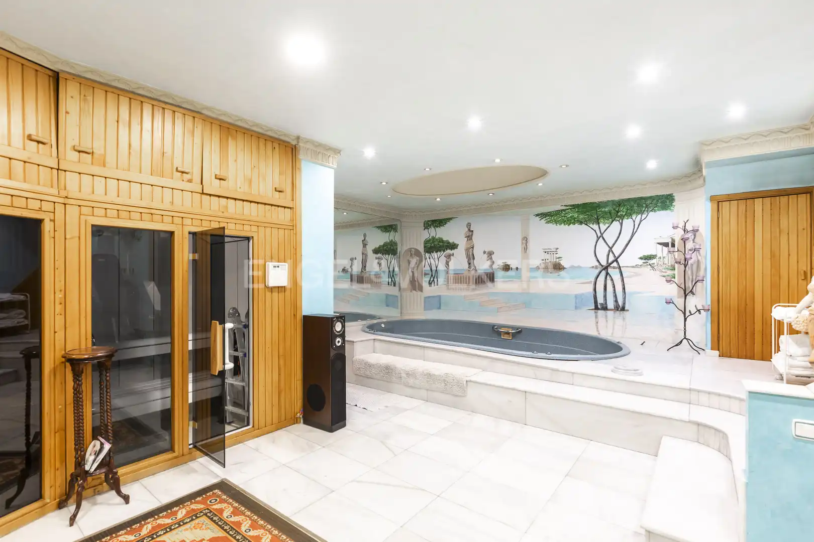 Piscina de Casa o chalet en venta en Madrid con Aire acondicionado, Calefacción y Jardín privado