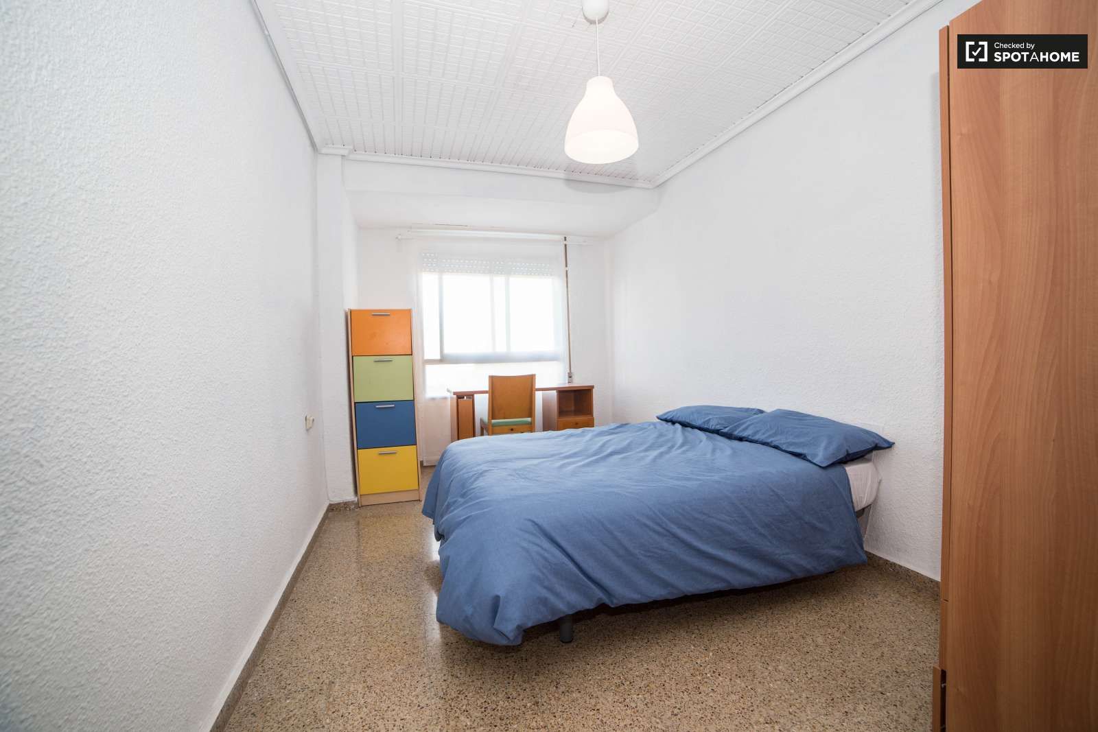 Flat to share in Malilla