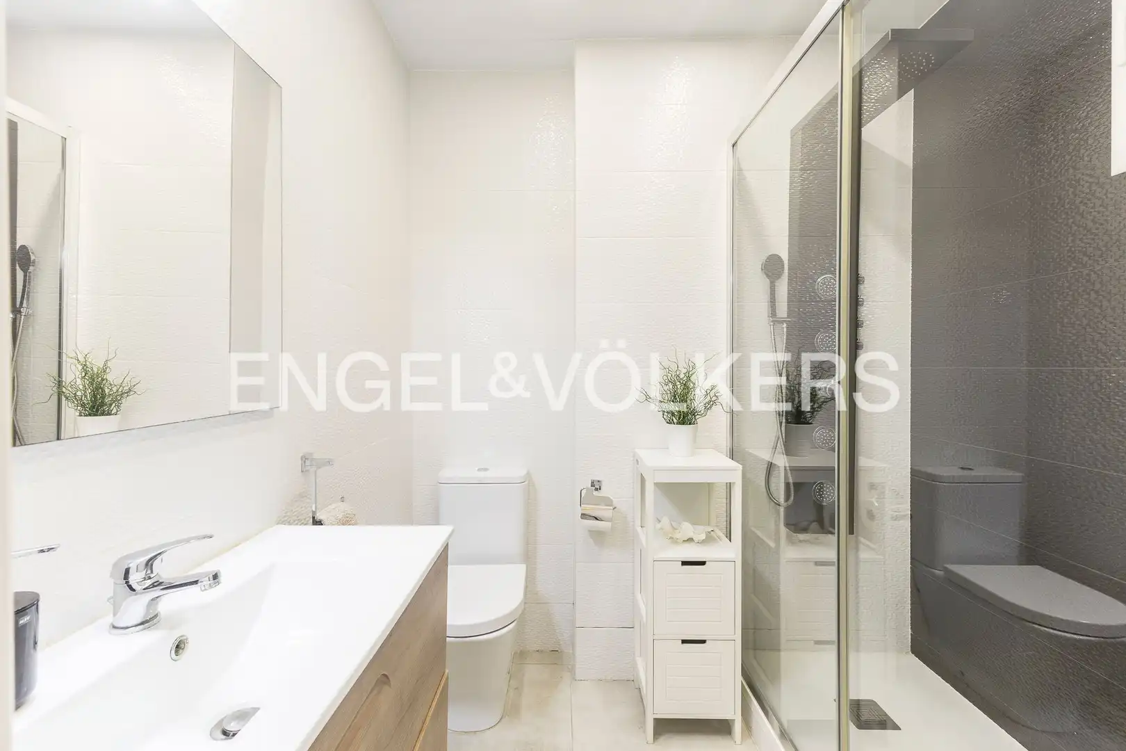 Baño de Apartamento en venta en Barcelona con Calefacción
