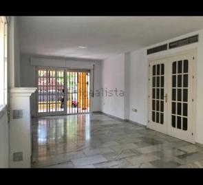 Foto 2 von Einfamilien-Reihenhaus zur Miete in Calle Conde de las Navas, 49, Pedregalejo - Morlaco, Málaga Capital