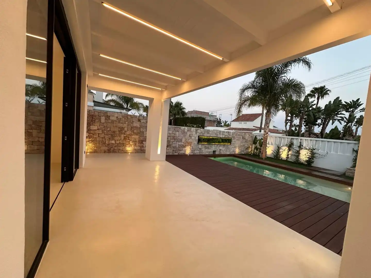 Terrassa de Casa o xalet en venda en Estepona amb Aire condicionat, Calefacció i Jardí privat