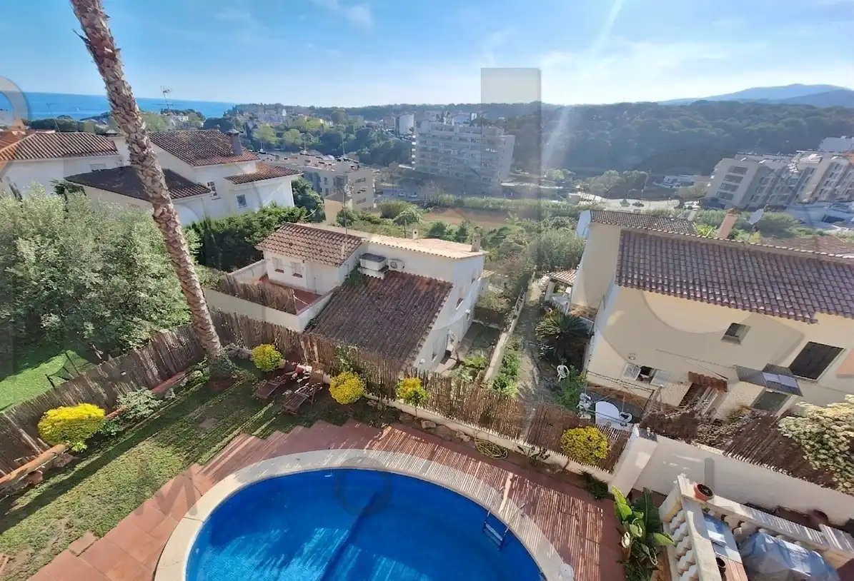 Vista exterior de Casa o chalet en venta en Arenys de Mar con Calefacción, Jardín privado y Parquet
