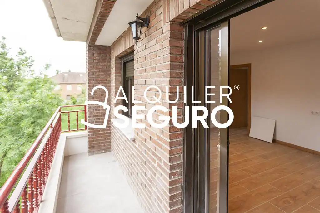 Terraza de Piso de alquiler en El Berrueco con Calefacción y Terraza