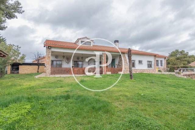 Casa-chalet en Venta en Valdemarín