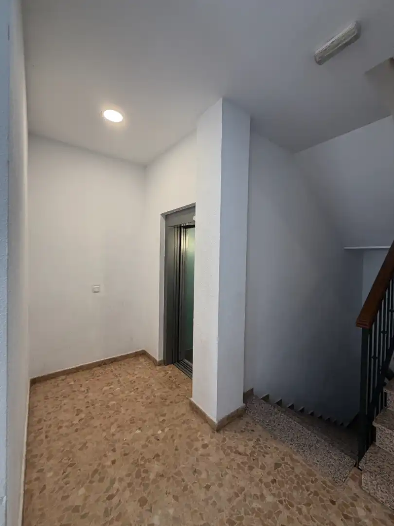 Apartament de lloguer en Cúllar Vega amb Moblat, Rentadora i Microones