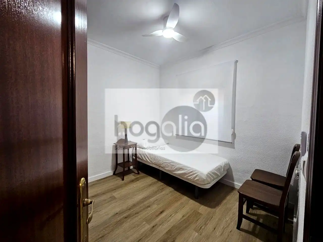 Schlafzimmer von Erdgeschoss zur Miete in Sevilla mit Klimaanlage und Möbliert
