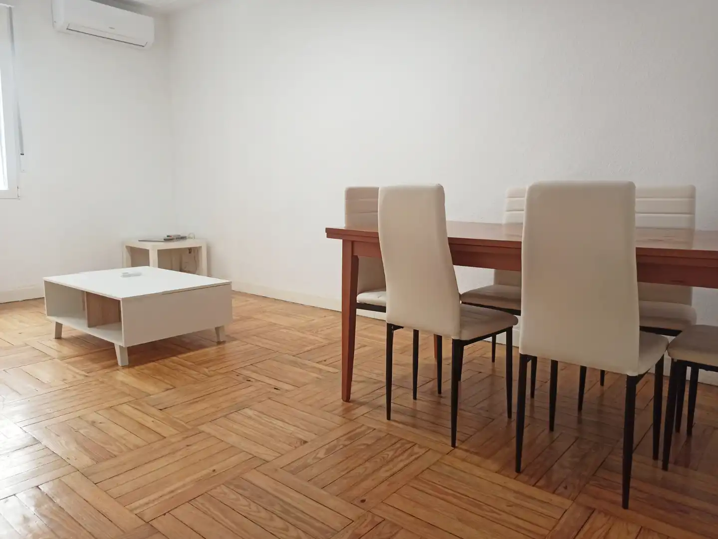 Dining room of Flat for sale in Madrid  with Air Conditioner, Heating and Parquet flooring