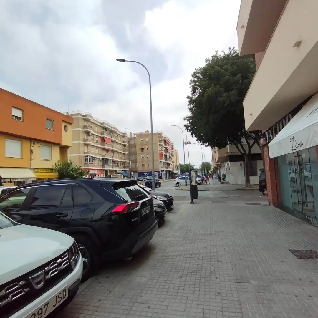 Locale commerciale in affitto a Avenida de la Libertad, imagen 2