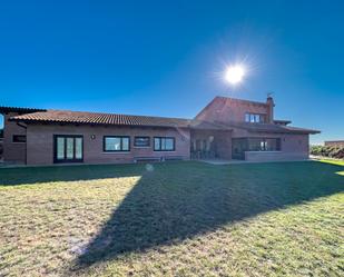 Vista exterior de Casa o xalet en venda en Sant Julià de Ramis amb Aire condicionat, Jardí privat i Terrassa