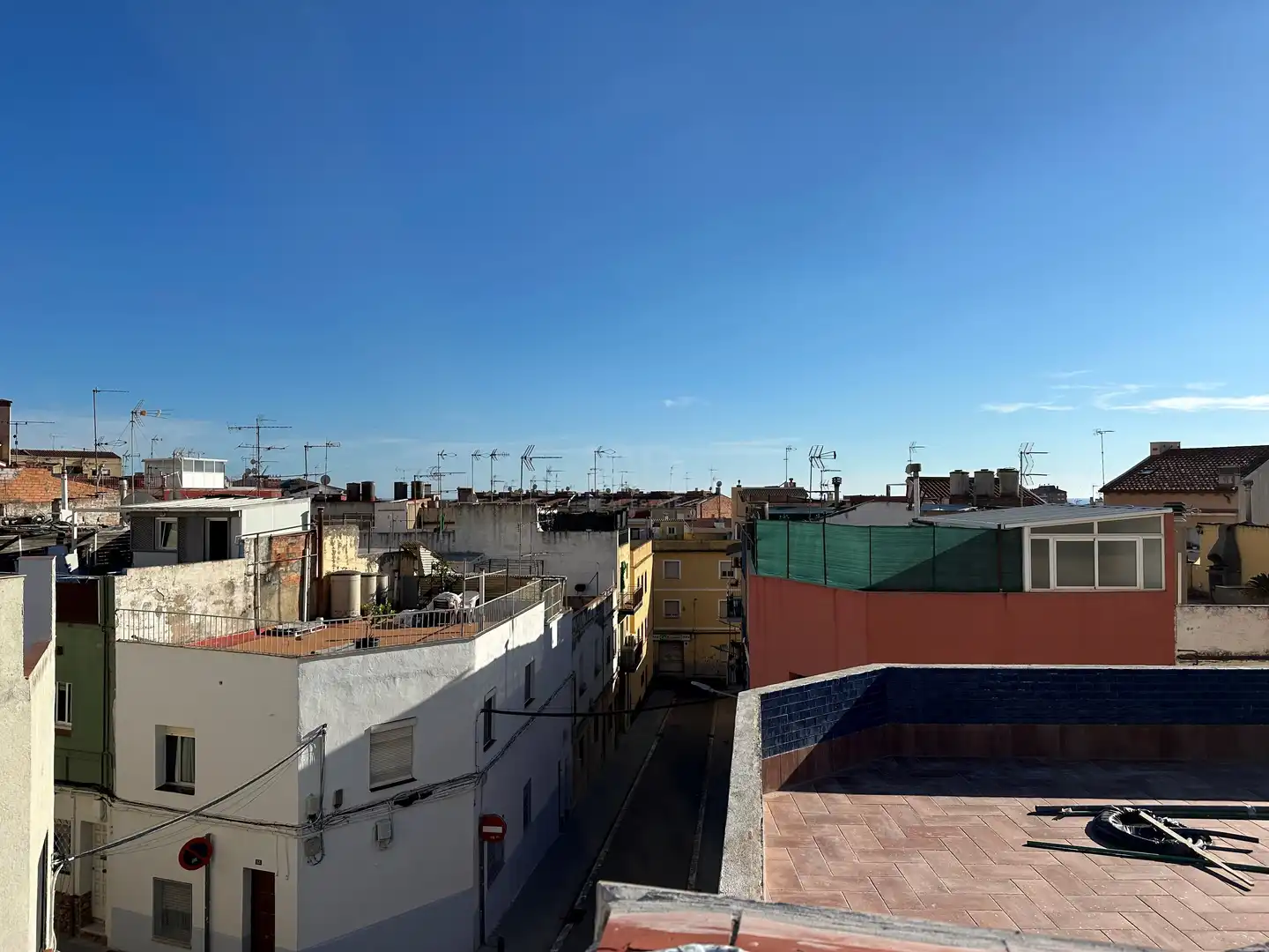 Außenansicht von Einfamilien-Reihenhaus zum Verkauf in Mataró mit Heizung und Terrasse