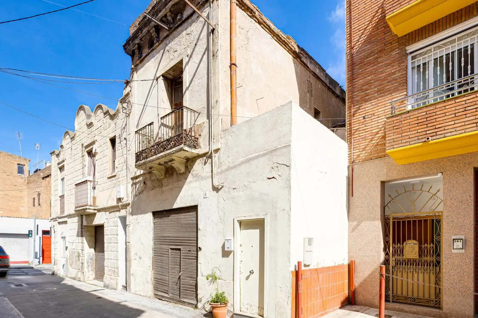Vista exterior de Edificio en venta en Santa Coloma de Gramenet