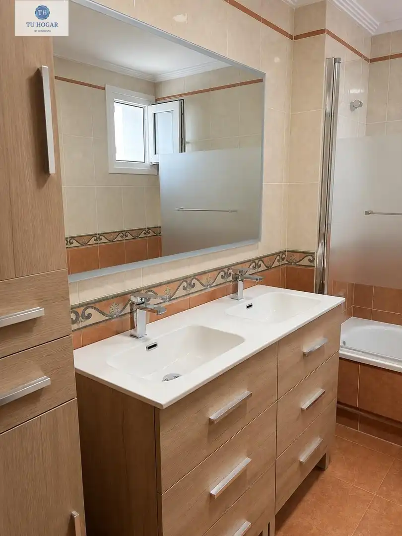 Bany de Pis en venda en Alcalá de Guadaira amb Aire condicionat, Terrassa i Balcó