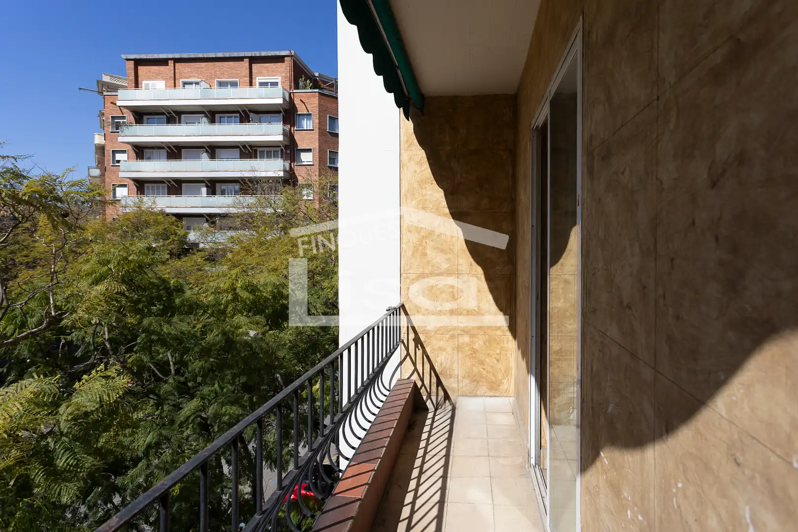 Terraza de Piso en venta en Barcelona con Calefacción, Trastero y Balcón
