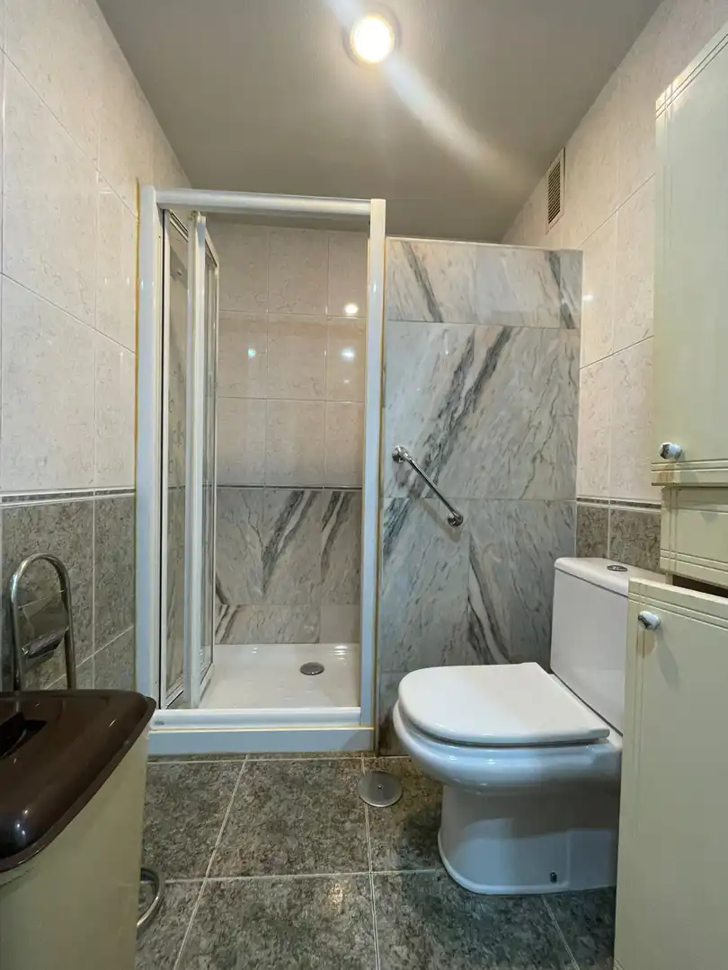 Badezimmer von Wohnung zum Verkauf in Gijón  mit Heizung, Terrasse und Abstellraum