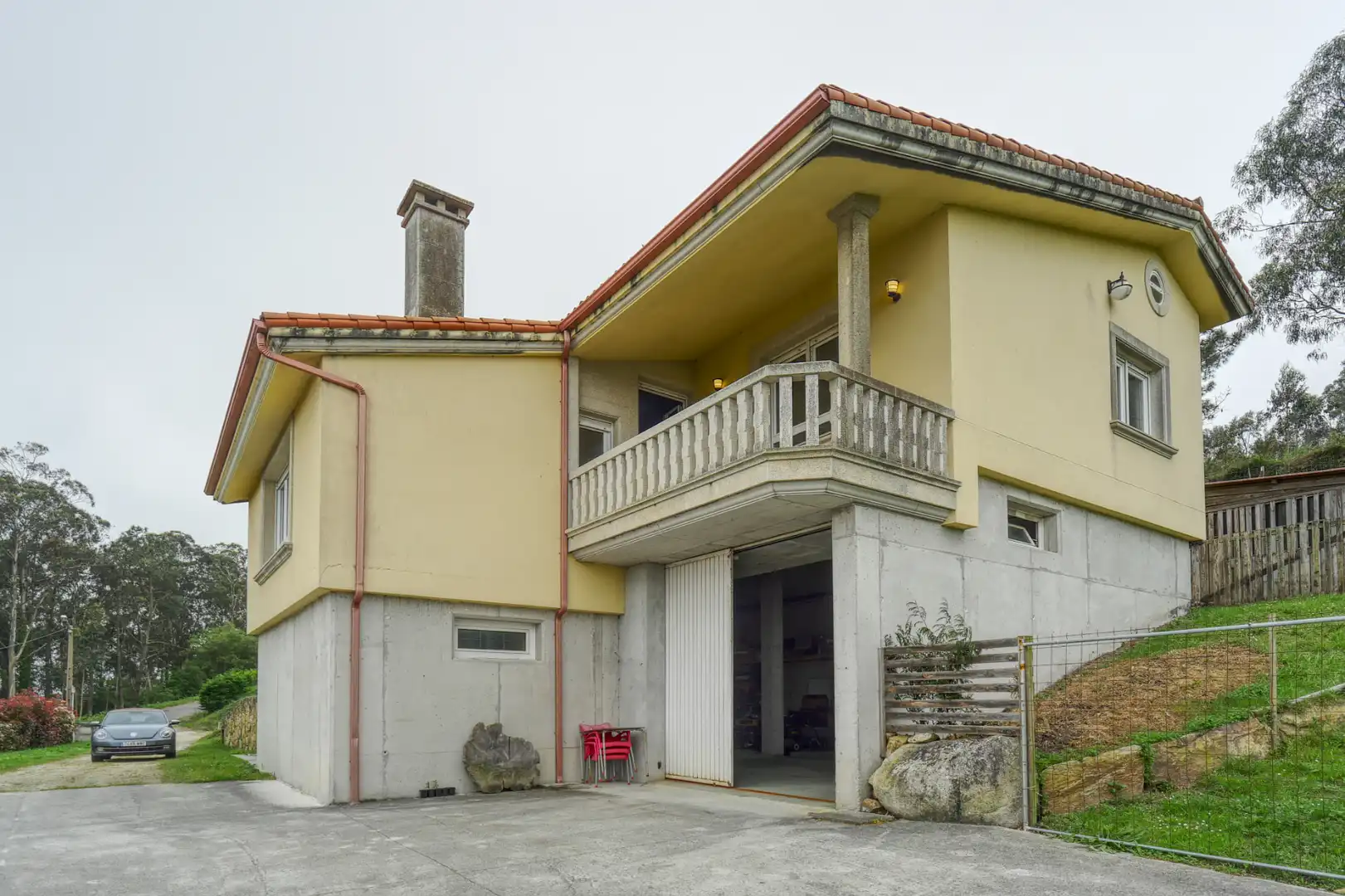 Vista exterior de Casa o xalet en venda en Malpica de Bergantiños amb Calefacció, Jardí privat i Parquet