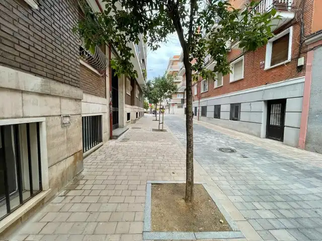 Vista exterior de Piso en venta en Madrid con Calefacción, Amueblado y Horno