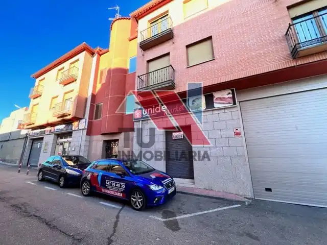 Vista exterior de Piso en venta en El Carpio de Tajo con Calefacción, Parquet y Balcón