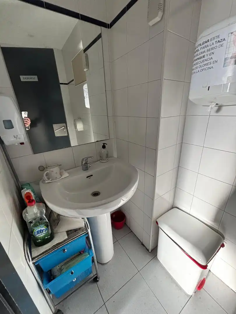 Baño de Nave industrial en venta en Valladolid