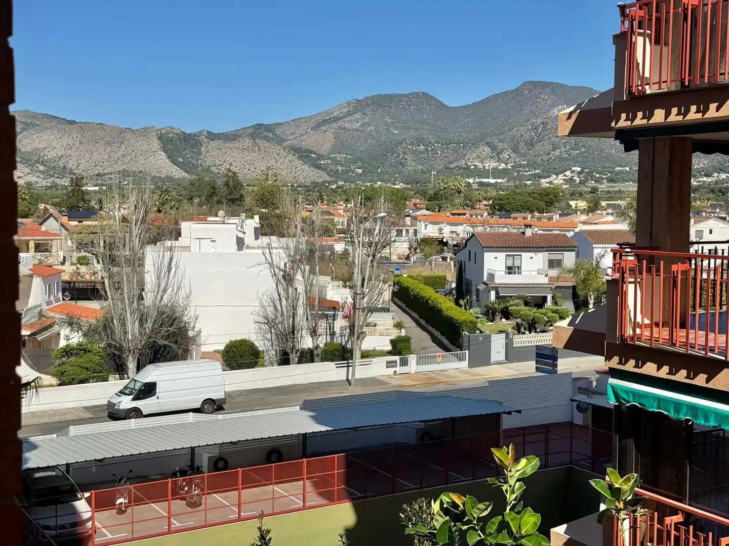 Außenansicht von Wohnungen zum Verkauf in Benicasim / Benicàssim mit Terrasse, Möbliert und Gemeinschaftspool