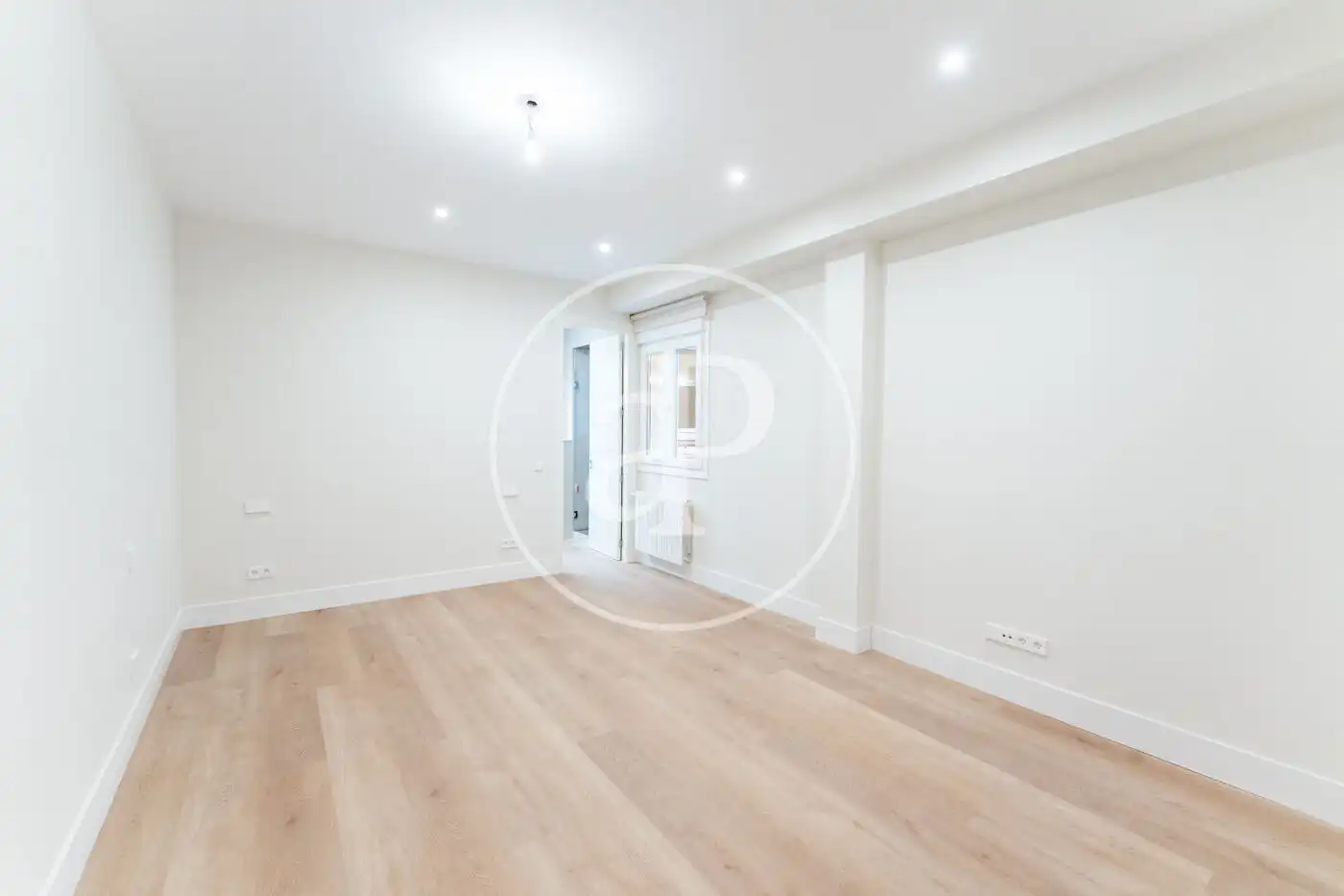 Flat for sale in Madrid  with Air Conditioner, Heating and Storage room