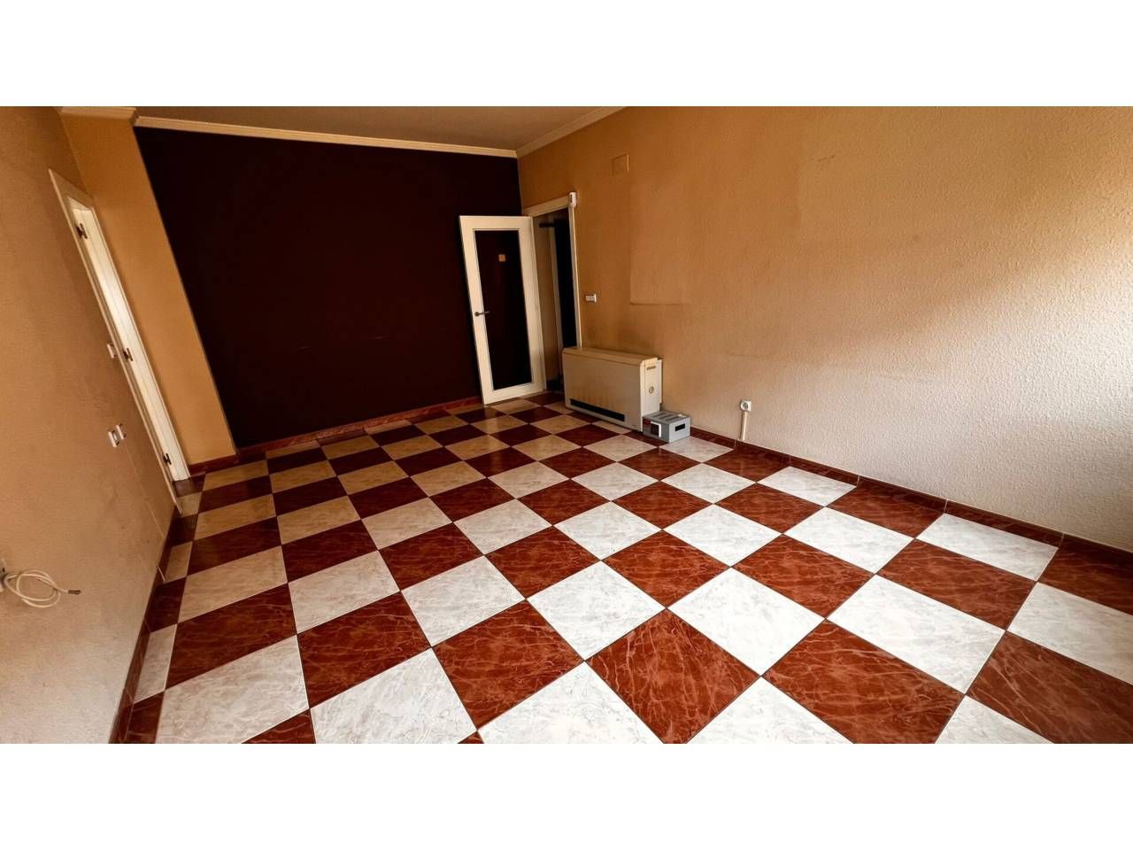 Flat for sale in Almansa  with Heating