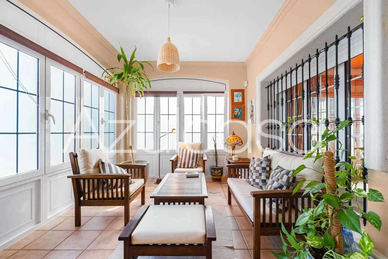 Sala d'estar de Casa o xalet en venda en Alicante / Alacant amb Aire condicionat, Jardí privat i Terrassa