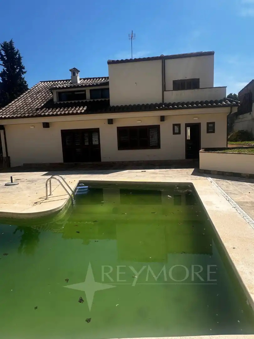 Piscina de Casa o chalet en venta en Córdoba con Aire acondicionado, Calefacción y Jardín privado