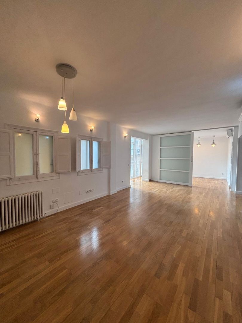 Sala de estar de Piso de alquiler en  Madrid Capital con Aire acondicionado, Calefacción y Parquet