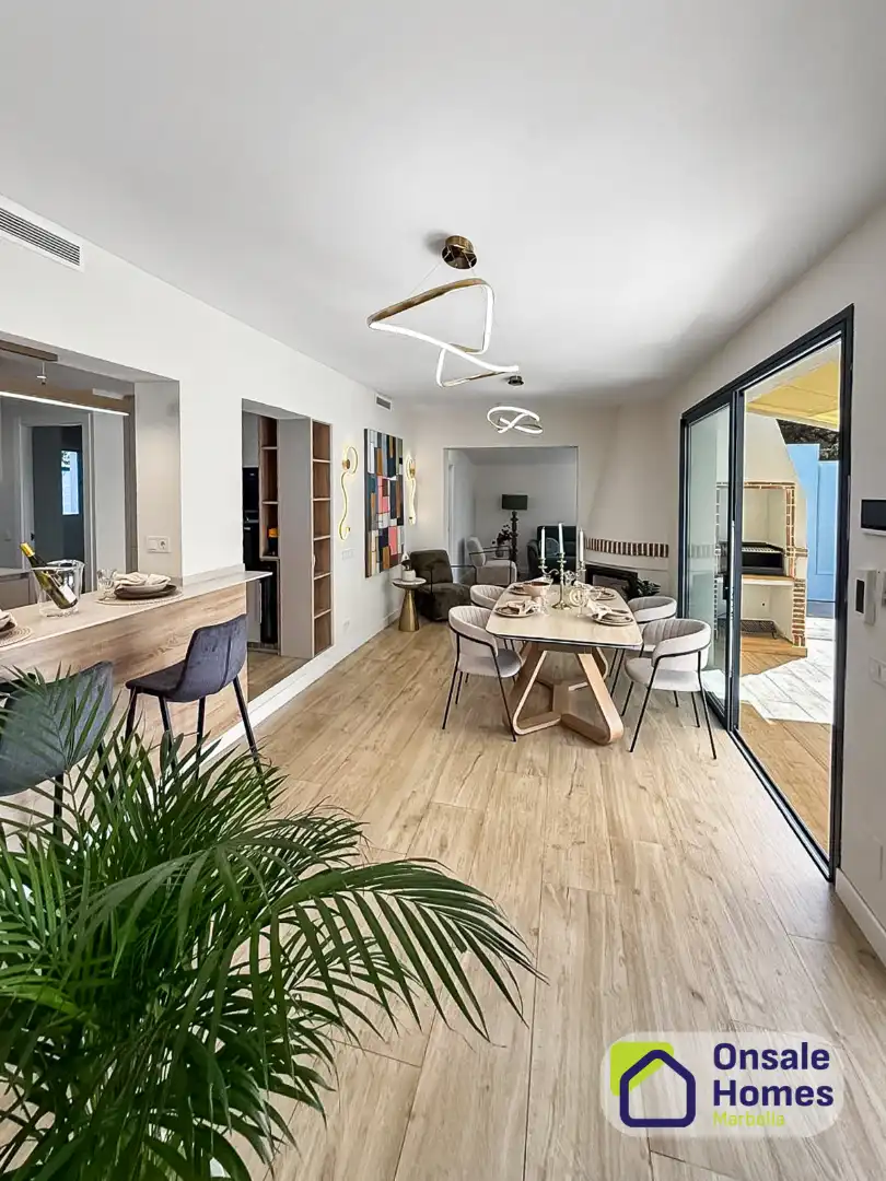 Comedor de Casa o chalet en venta en Marbella con Aire acondicionado, Jardín privado y Terraza