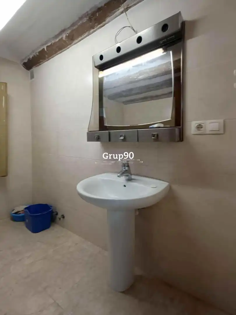 Bany de Casa o xalet en venda en Sunyer amb Calefacció, Terrassa i Traster