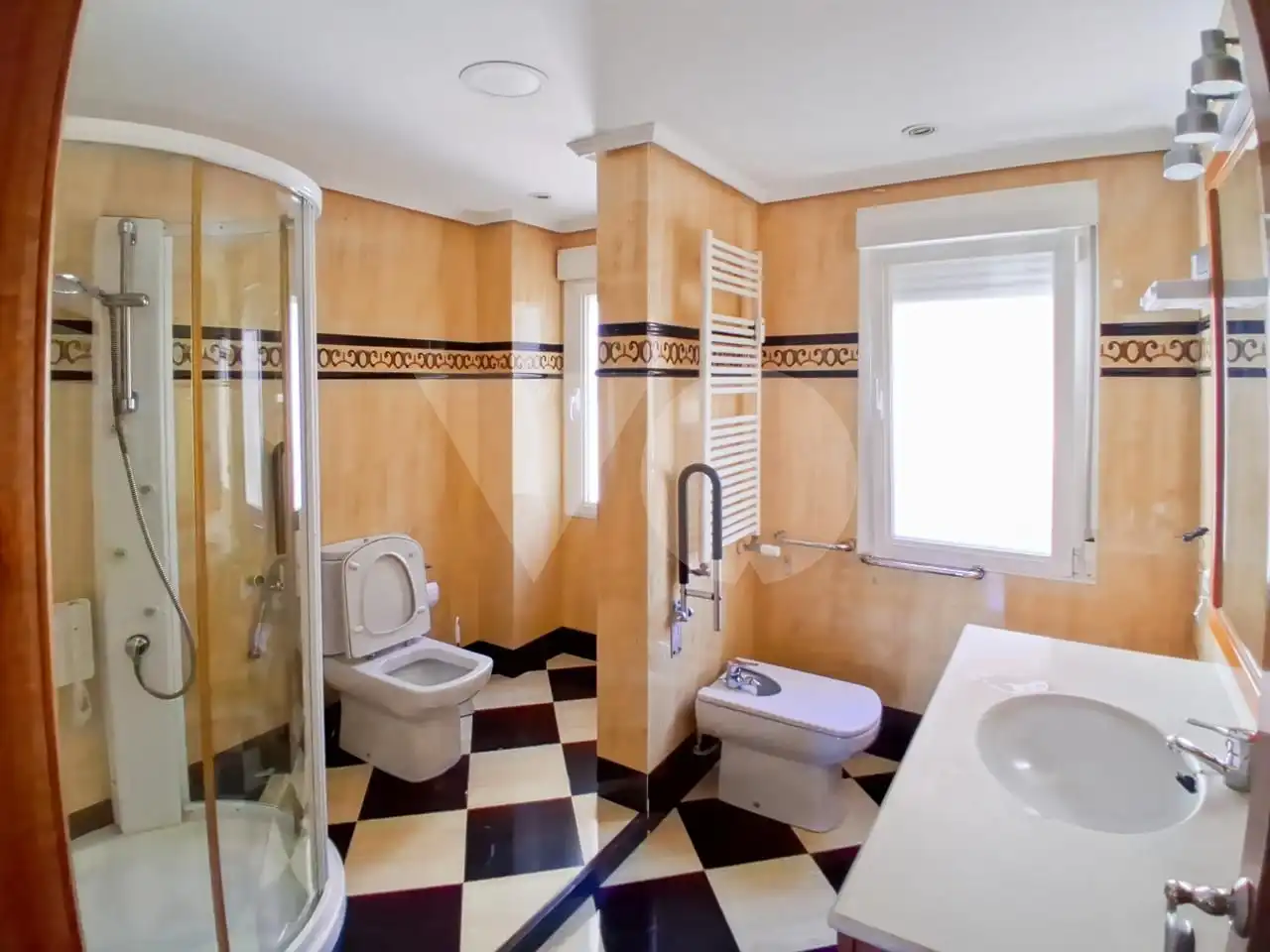 Baño de Piso en venta en Madrid con Aire acondicionado, Calefacción y Terraza