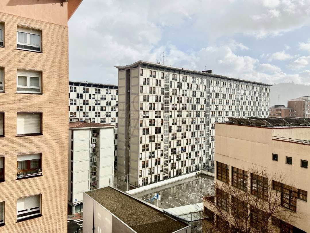 Exterior view of Flat for sale in Bilbao   with Balcony