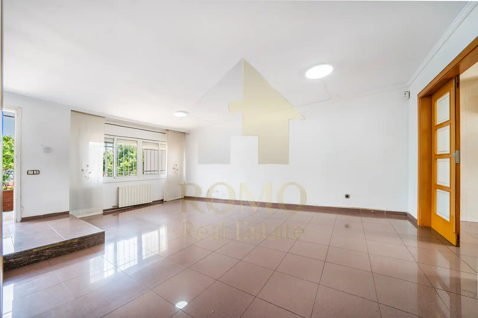 Vista exterior de Casa adosada en venta en Santa Perpètua de Mogoda con Balcón