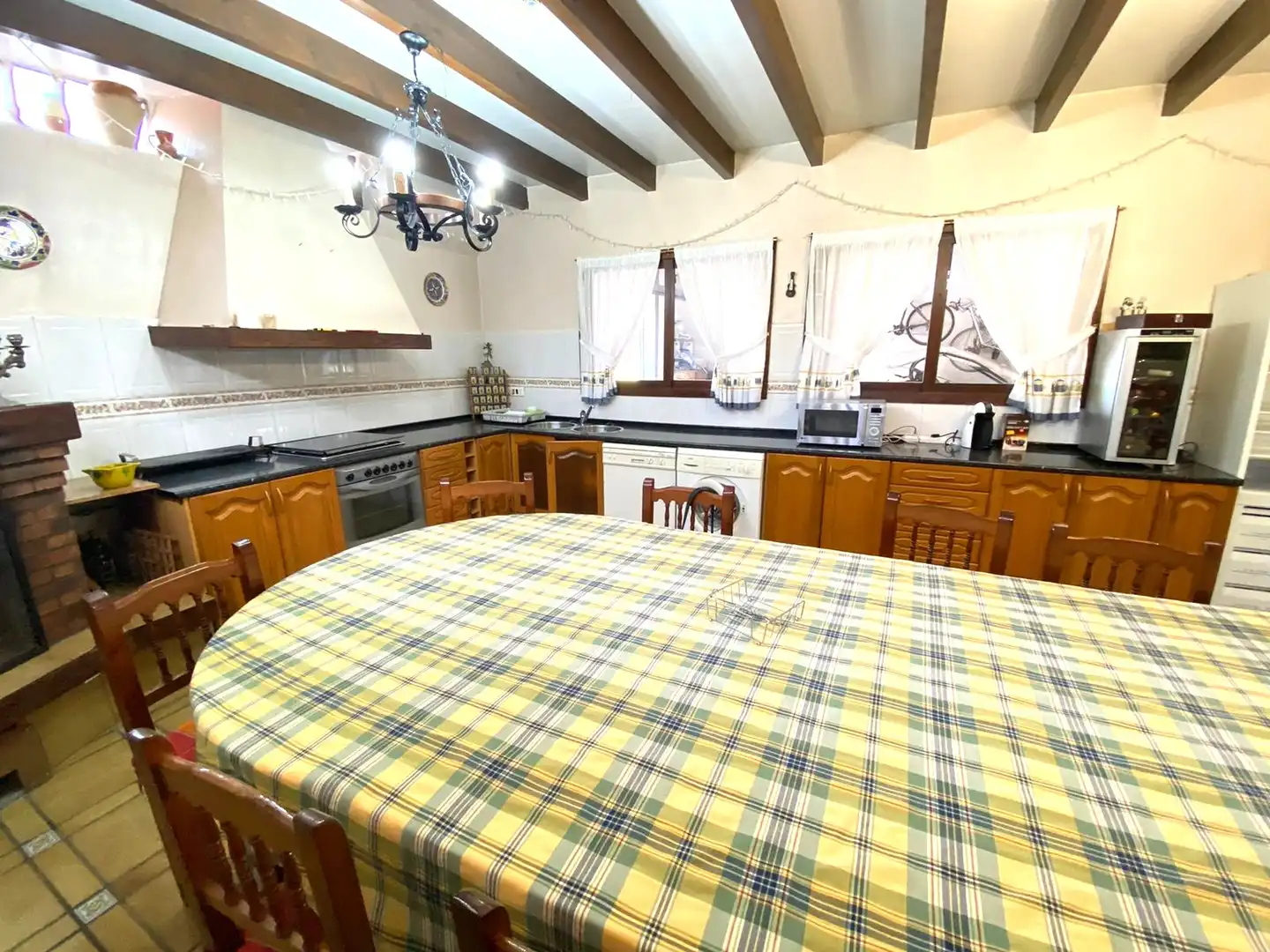 Cuina de Casa o xalet en venda en Castro-Urdiales amb Calefacció, Jardí privat i Parquet