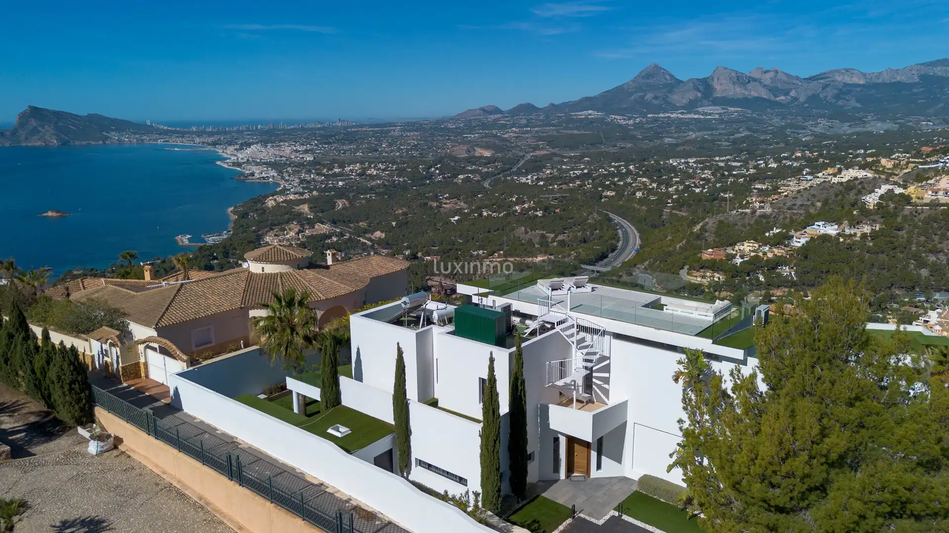 Vista exterior de Casa o xalet en venda en Altea amb Aire condicionat, Calefacció i Terrassa