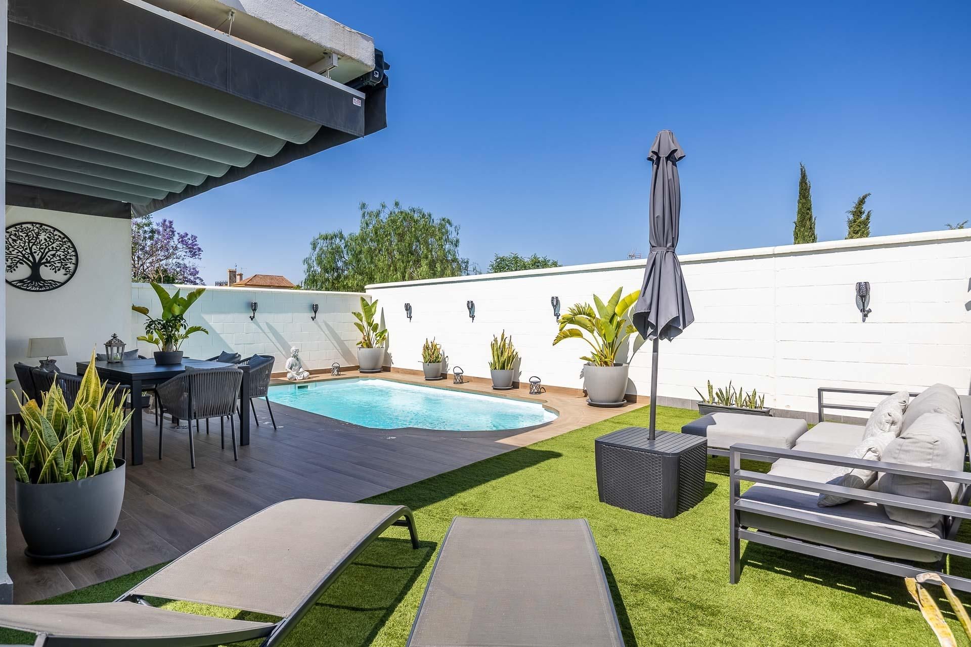 Terrace of House or chalet for sale in Alcalá de Guadaira  with Air Conditioner, Heating and Private garden