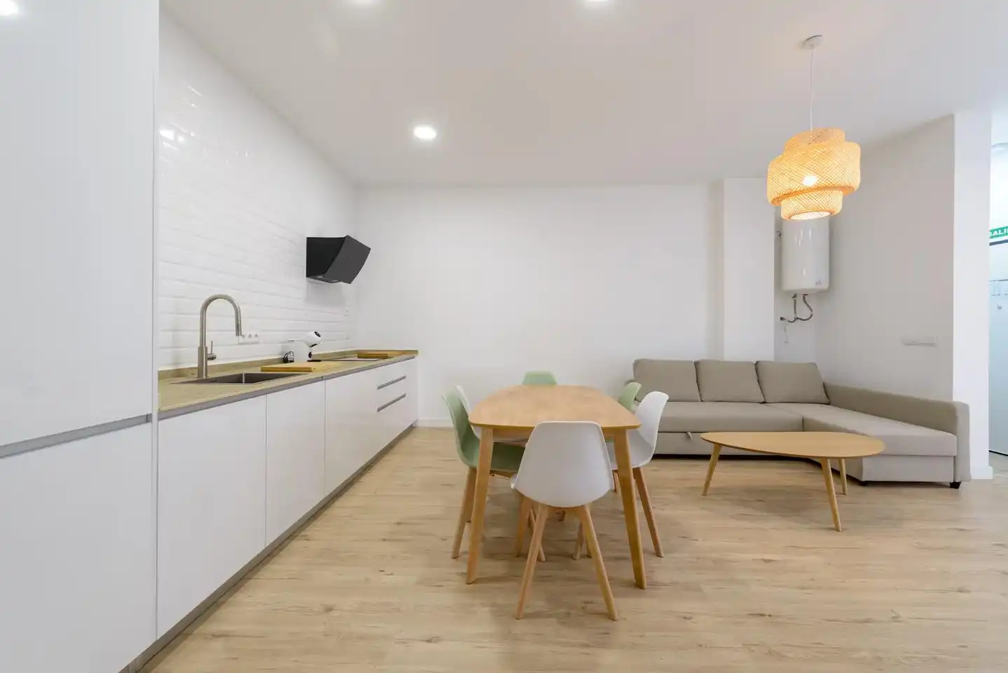 Kitchen of Flat for rent in L'Hospitalet de Llobregat