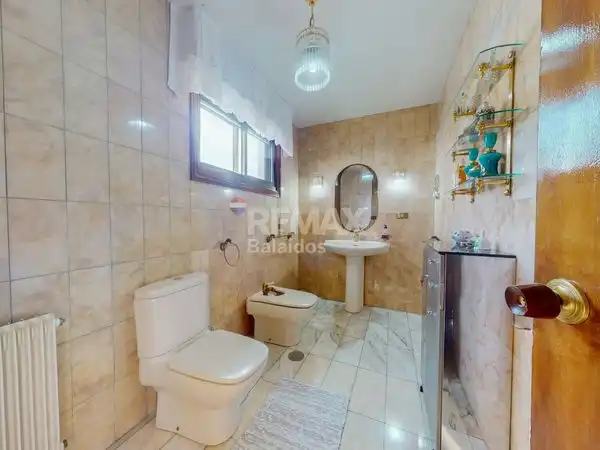 Baño de Casa o chalet en venta en Vigo  con Calefacción, Jardín privado y Parquet