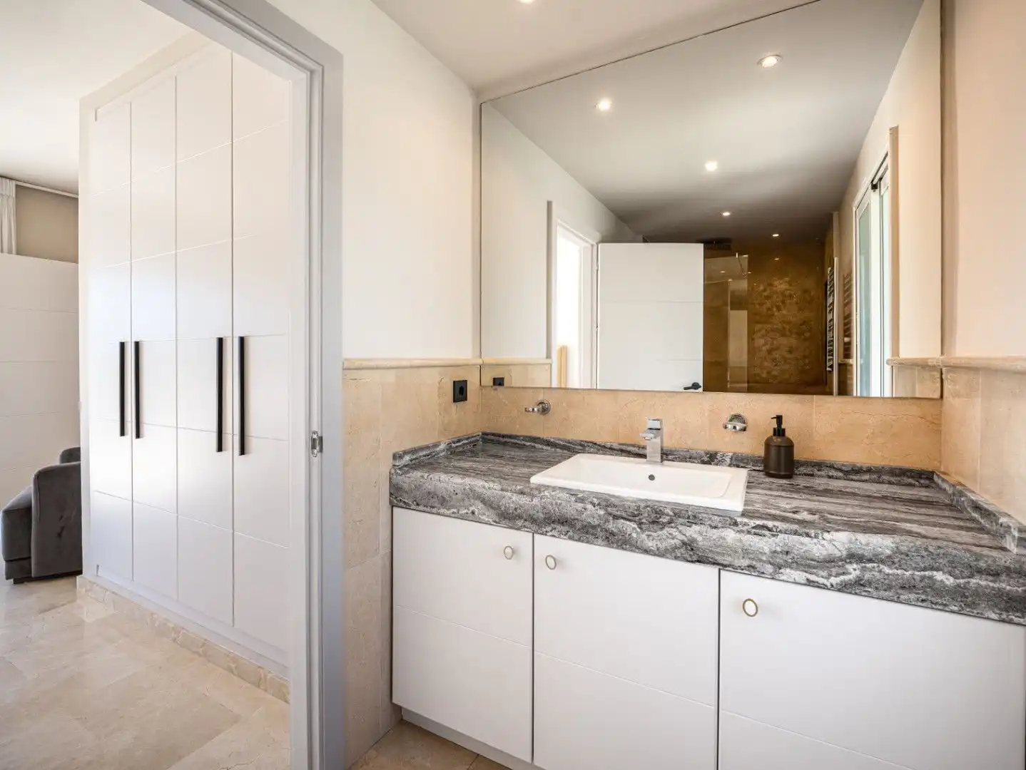 Bany de Casa o xalet en venda en Marbella amb Aire condicionat, Jardí privat i Terrassa